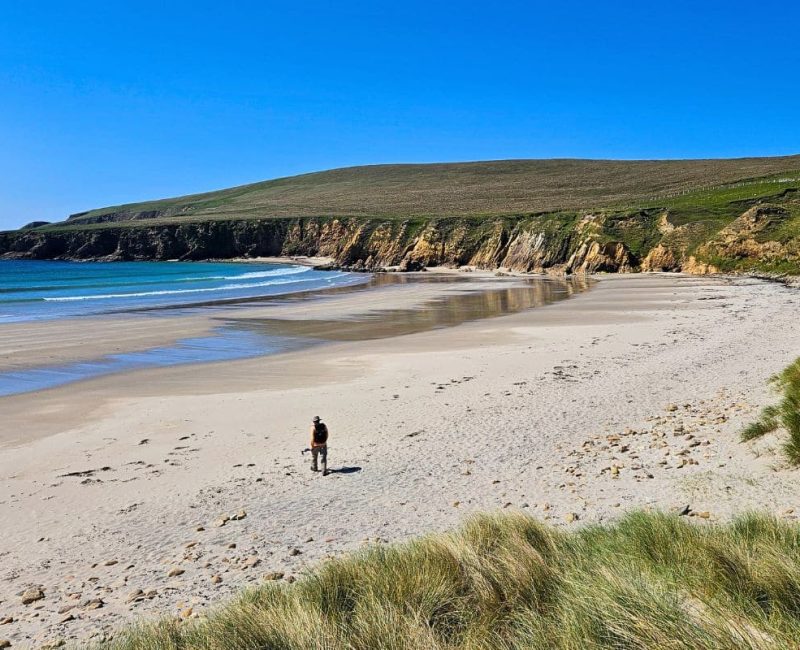 ireland-guided-hike-baech-walker