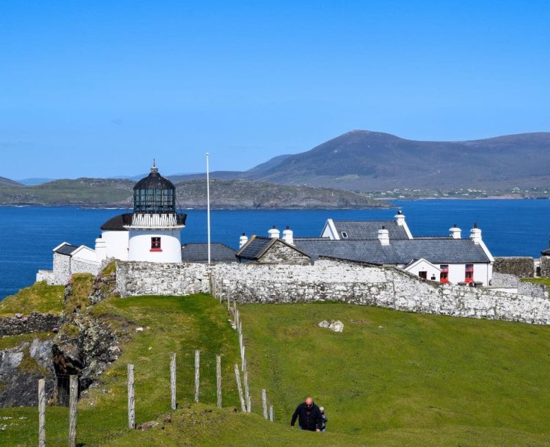 ireland-guided-hiking-tour-clare-lighthouse